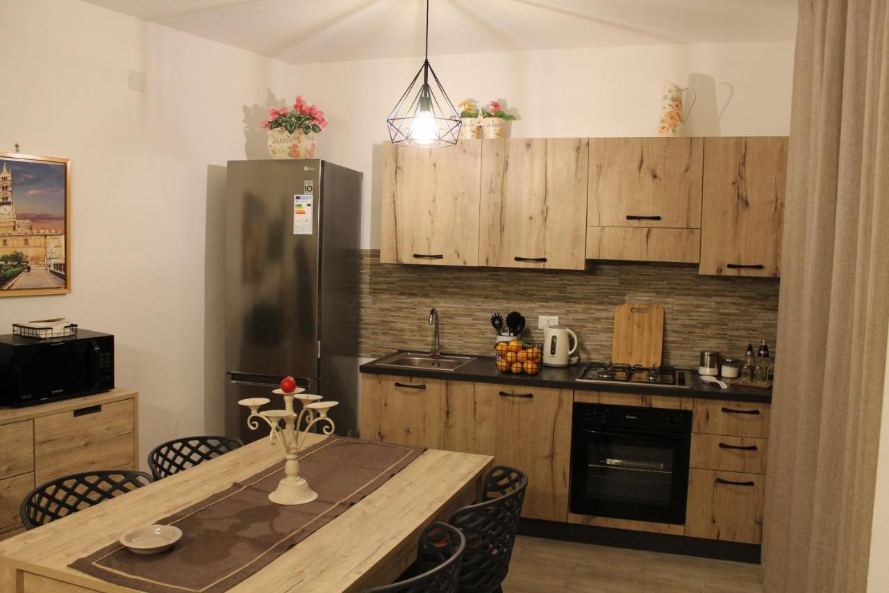 Zisa Home Ai Cantieri Culturali-Facile Posteggio In Strada No Ticket Palermo Exterior foto