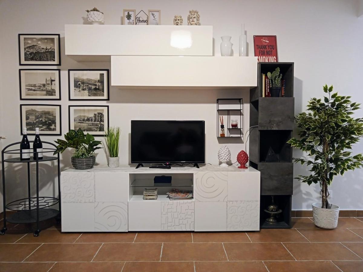 Zisa Home Ai Cantieri Culturali-Facile Posteggio In Strada No Ticket Palermo Exterior foto